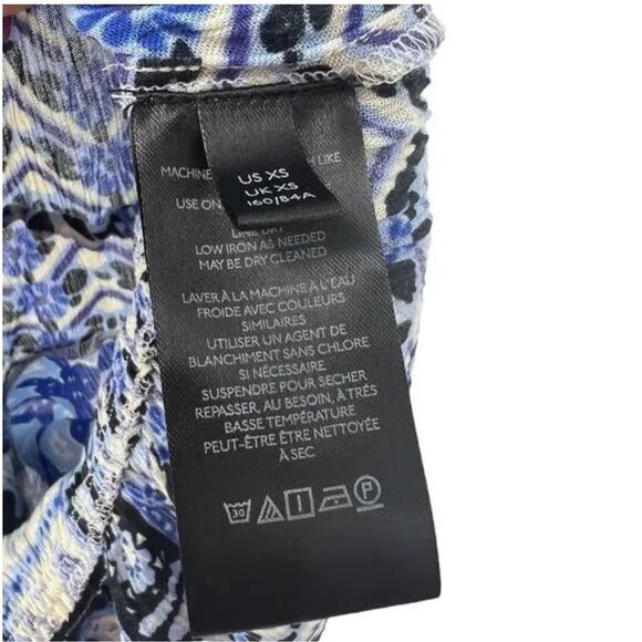 FREE PEOPLE NWT Rosalie Wrap Top in Indigo - size
XS - Bohemian- Bollywood - Picture 8 of 9